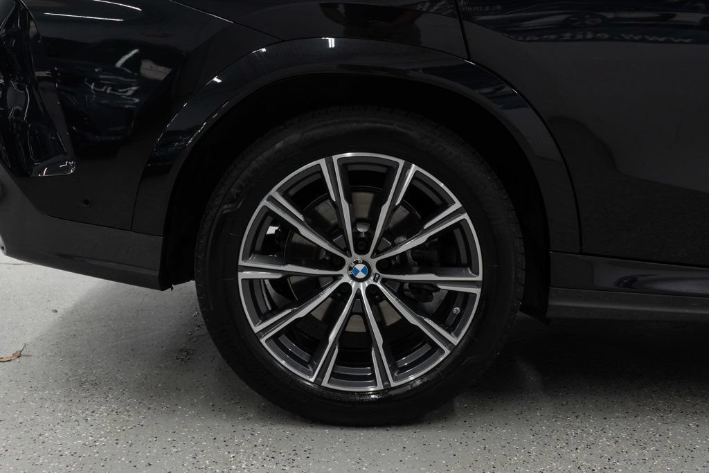 Used 2026 BMW X6 xDrive40i AWD/4WD image 43