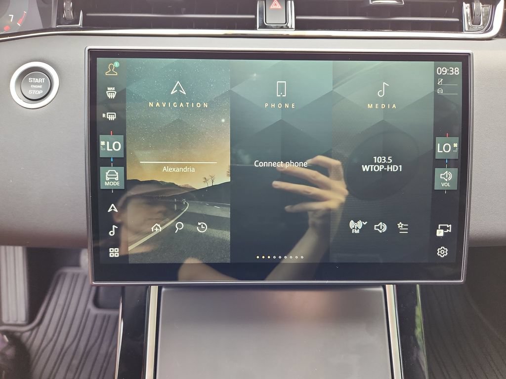 New 2026 Land Rover Range Rover Evoque S AWD/4WD image 17