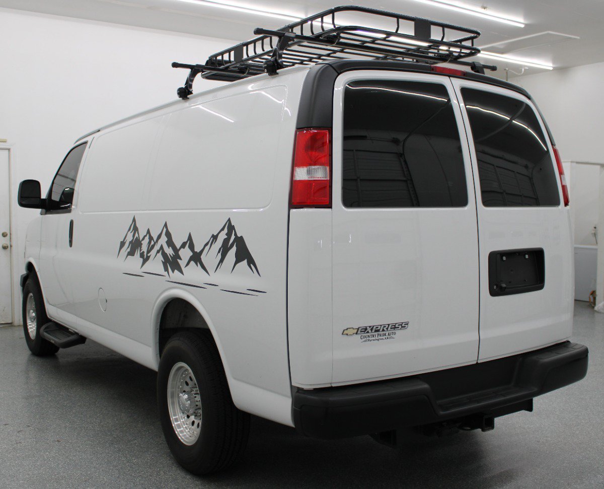 Used 2025 Chevrolet Express 2500 w/ Driver Convenience Package RWD image 6