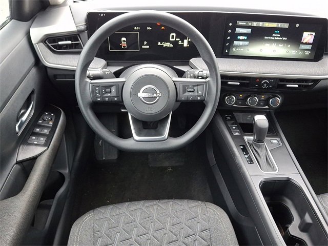 Used 2025 Nissan Kicks SV image 11