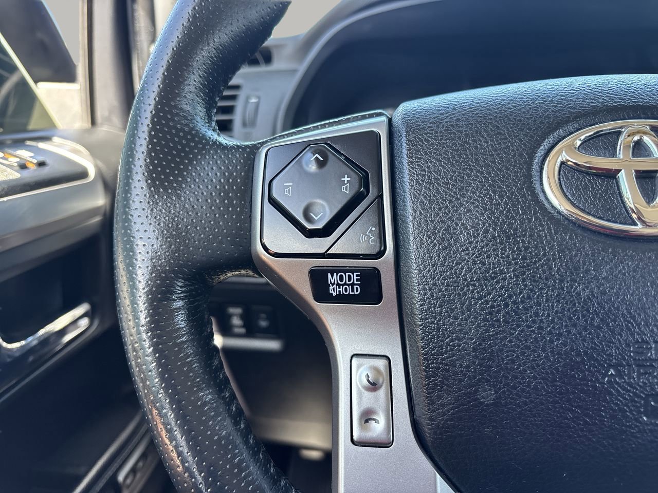 Used 2023 Toyota 4Runner Limited image 28