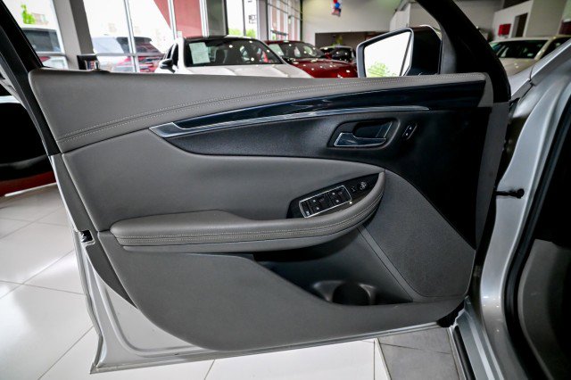 Used 2019 Chevrolet Impala LT FWD image 15