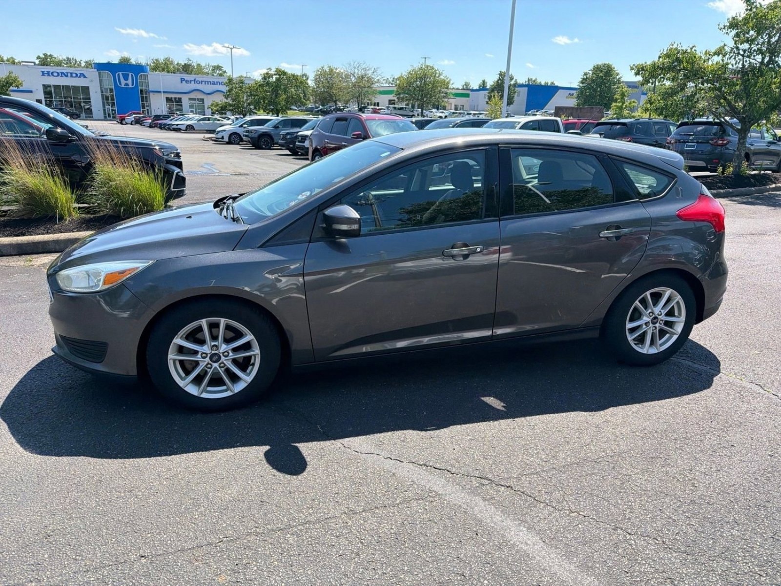 Used 2016 Ford Focus SE w/ Reverse Sensing Package FWD image 12
