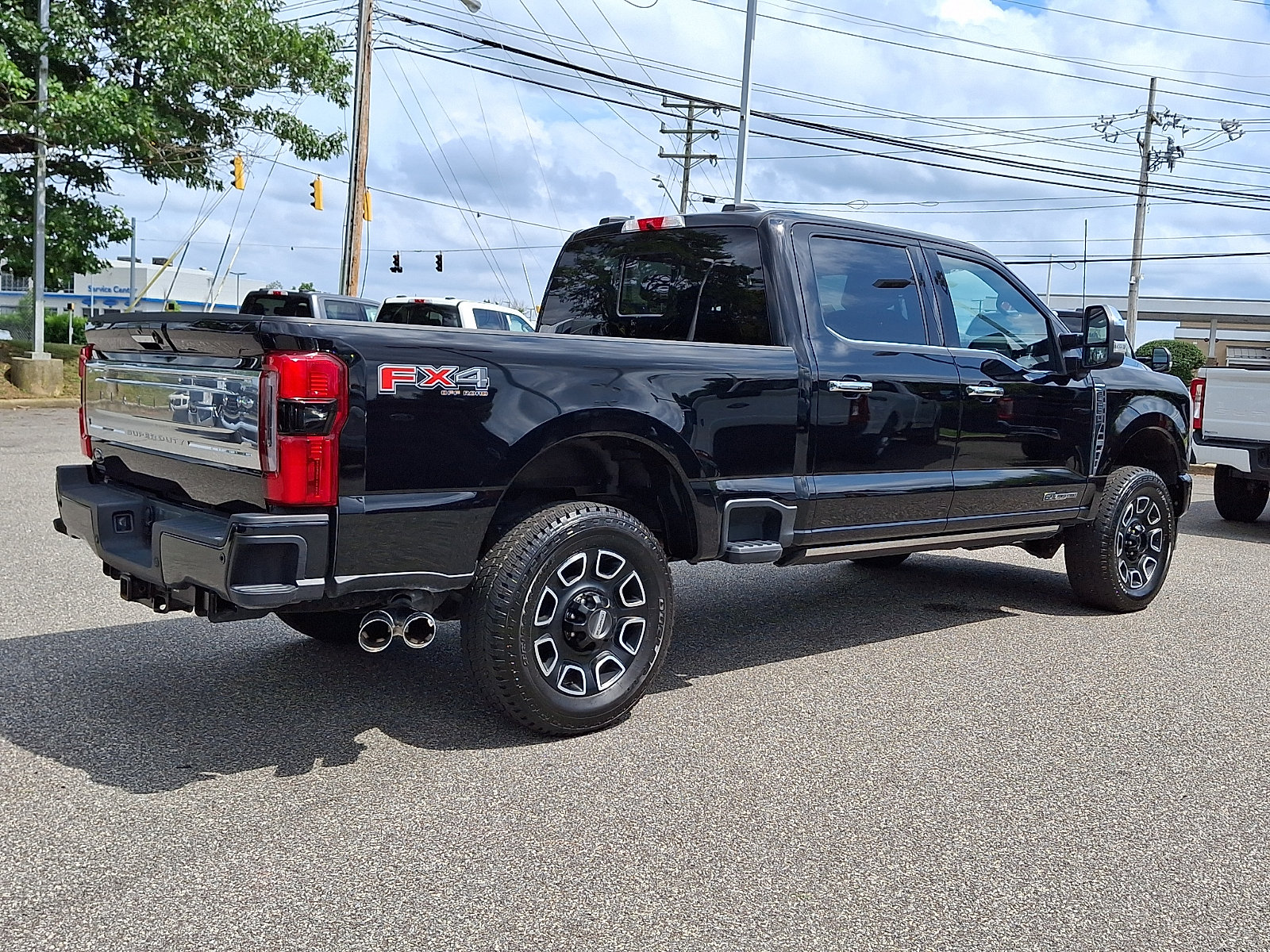 Used 2024 Ford F250 Platinum w/ FX4 Off-Road Package AWD/4WD image 11