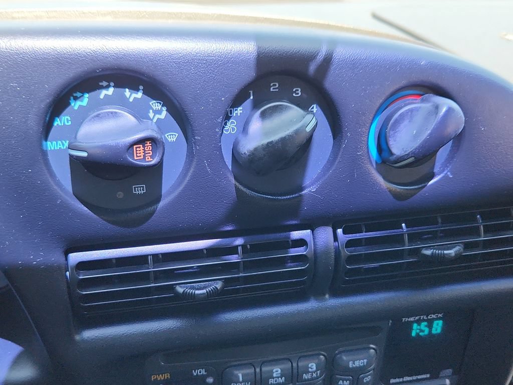Used 1995 Chevrolet Monte Carlo Z34 FWD image 15
