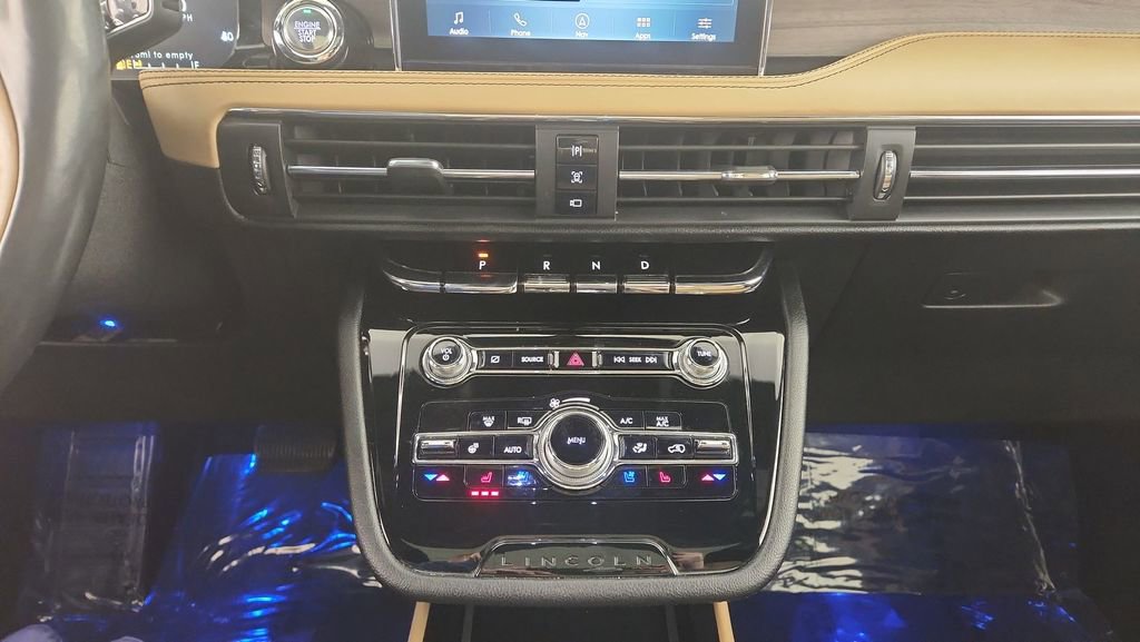 Used 2022 Lincoln Corsair Reserve w/ Luxury Package AWD/4WD image 17