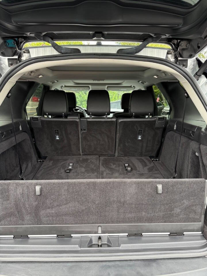 Used 2018 Land Rover Discovery SE image 23