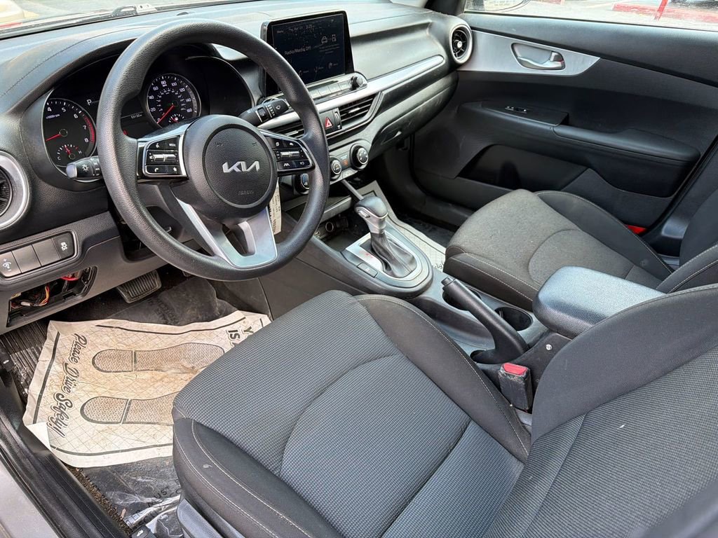 Used 2023 Kia Forte LXS FWD image 5