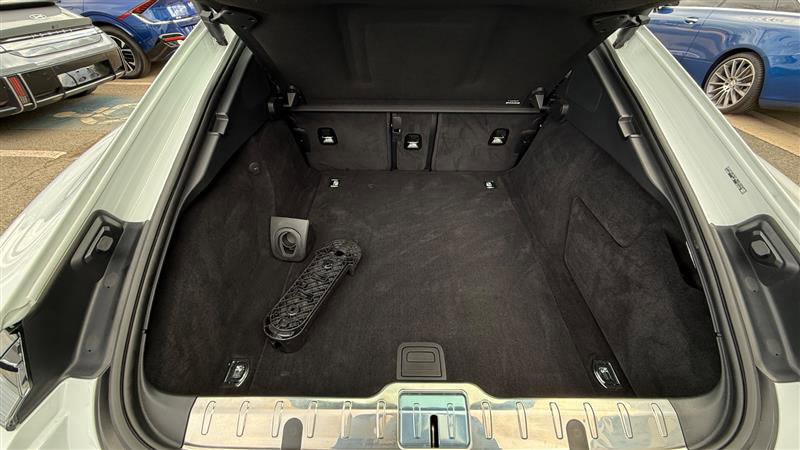 Used 2023 Porsche Panamera 4 Platinum Edition w/ Assistance Package image 27