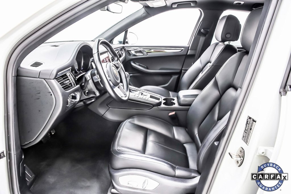 Used 2021 Porsche Macan S w/ Premium Package image 31