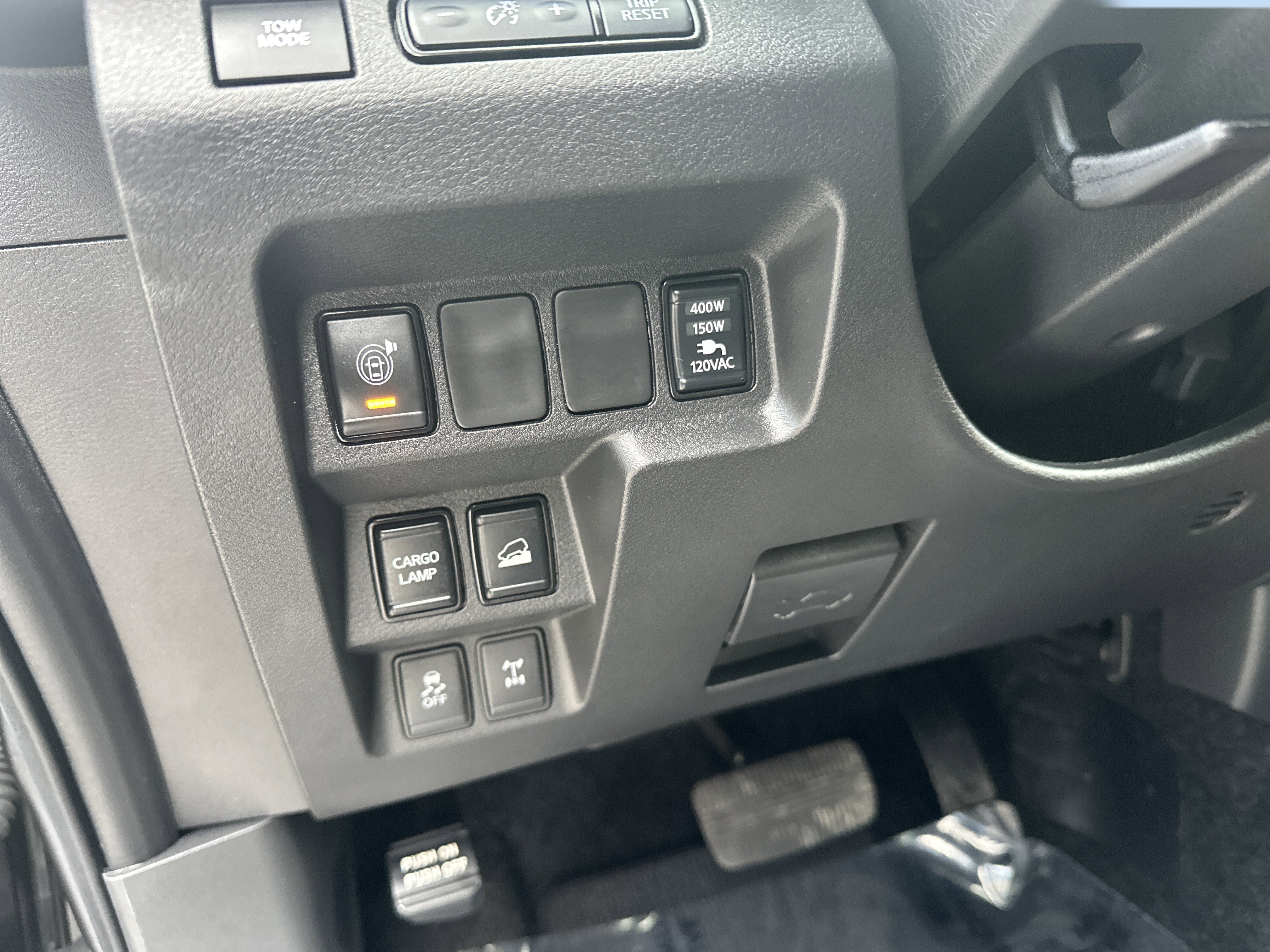 Used 2025 Nissan Frontier PRO-4X w/ Pro Premium Package image 15