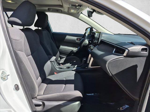 Used 2022 Toyota Corolla Cross LE w/ Moonroof Package FWD image 21