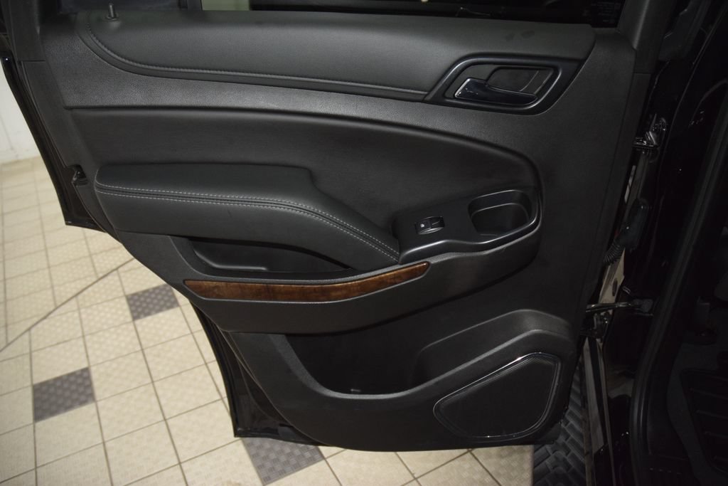 Used 2019 Chevrolet Tahoe LT w/ Z71 Midnight Edition AWD/4WD image 45