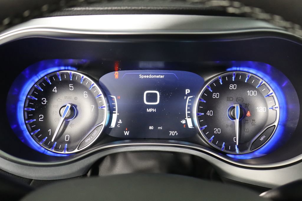 New 2026 Chrysler Pacifica Limited w/ Uconnect Theater Family Group image 11