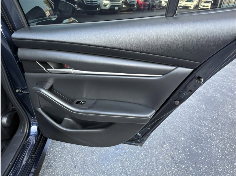 Used 2021 MAZDA MAZDA3 s image 24