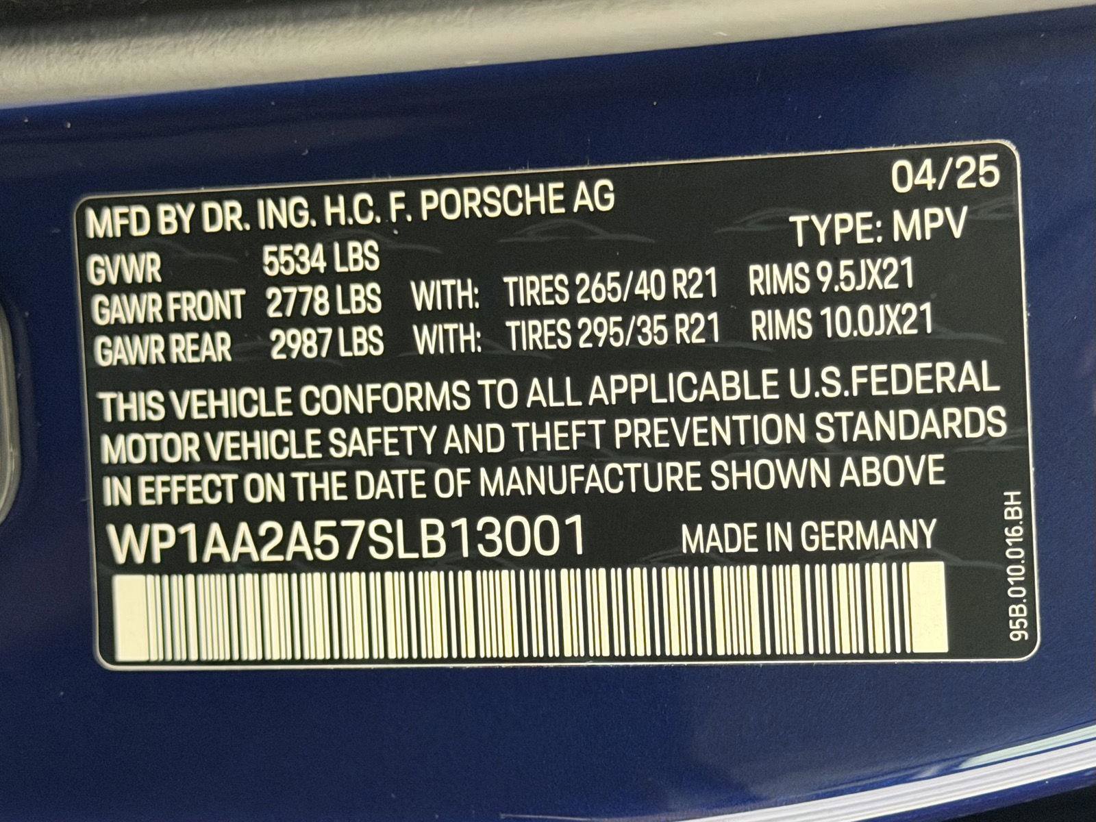 Certified 2025 Porsche Macan Turbo image 26