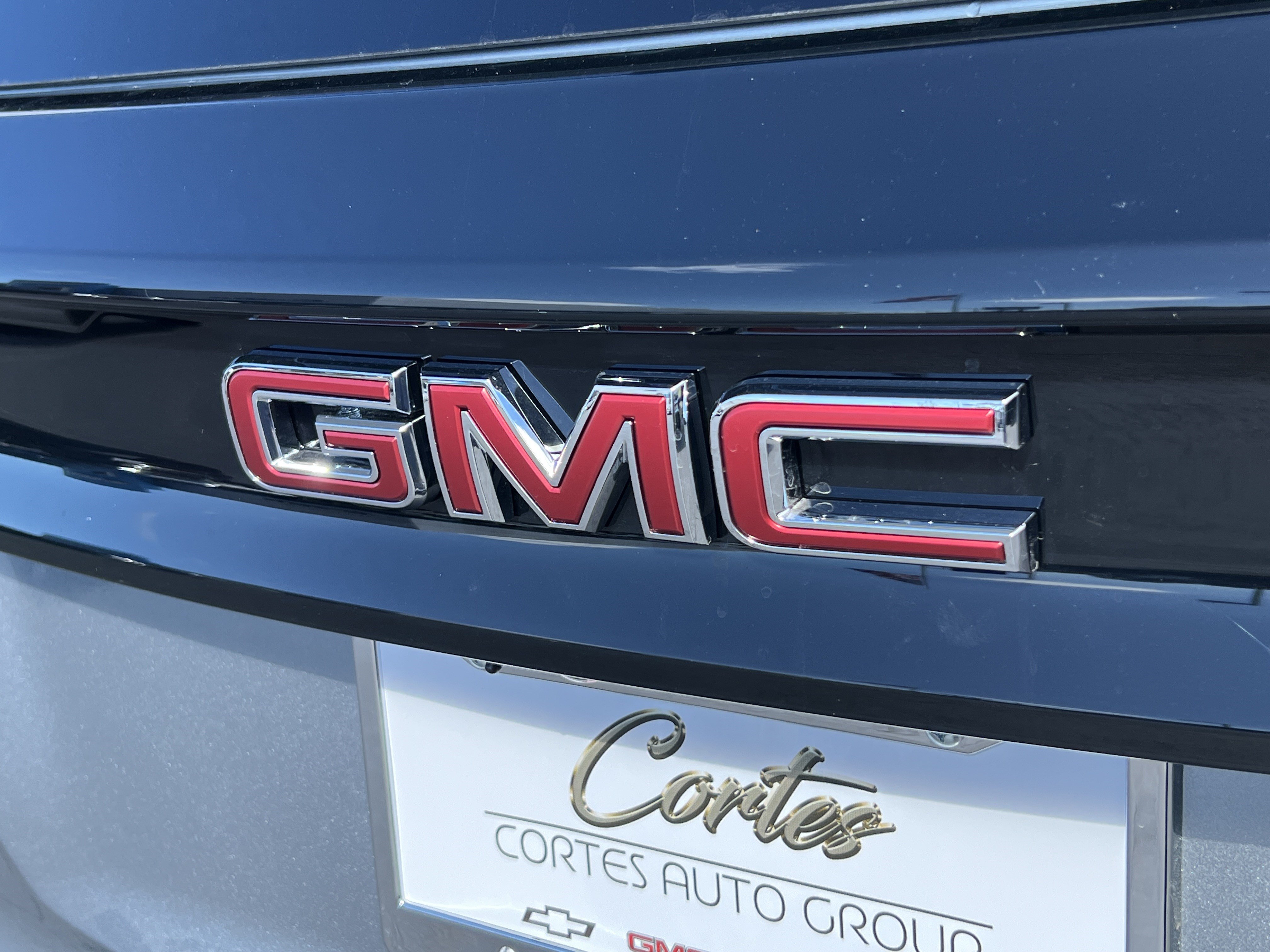 New 2026 GMC Acadia AT4 w/ Luxury Package AWD/4WD image 8