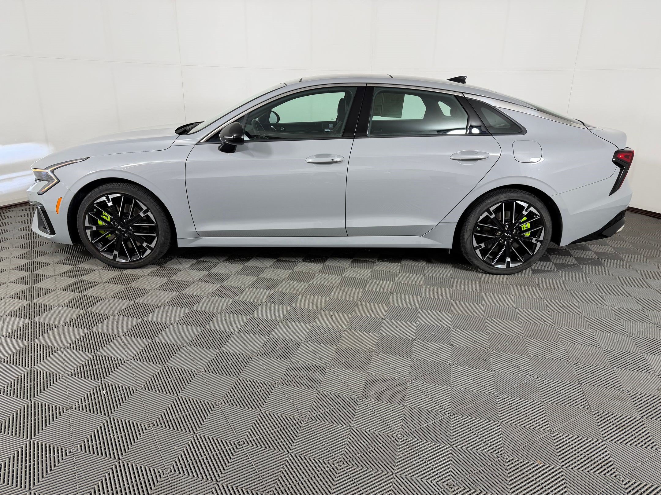 Used 2025 Kia K5 GT FWD image 2