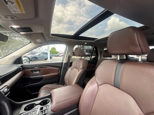 Used 2025 Honda Pilot Elite image 10