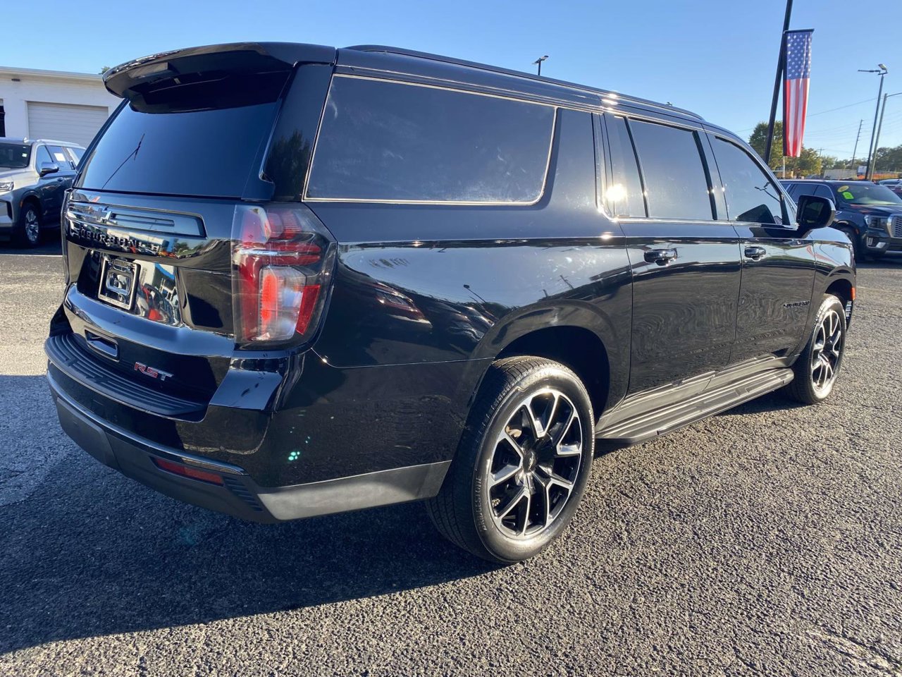 Used 2021 Chevrolet Suburban RST AWD/4WD image 8