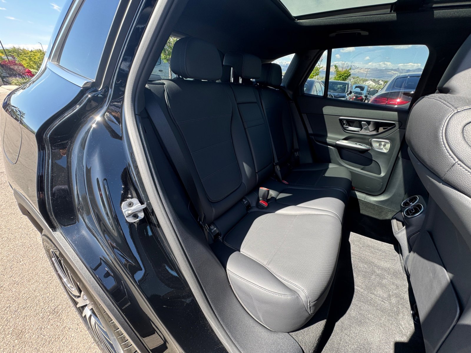 Certified 2026 Mercedes-Benz GLC 300 4MATIC image 17