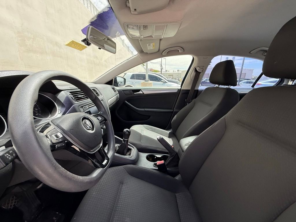 Used 2016 Volkswagen Jetta SE FWD image 5