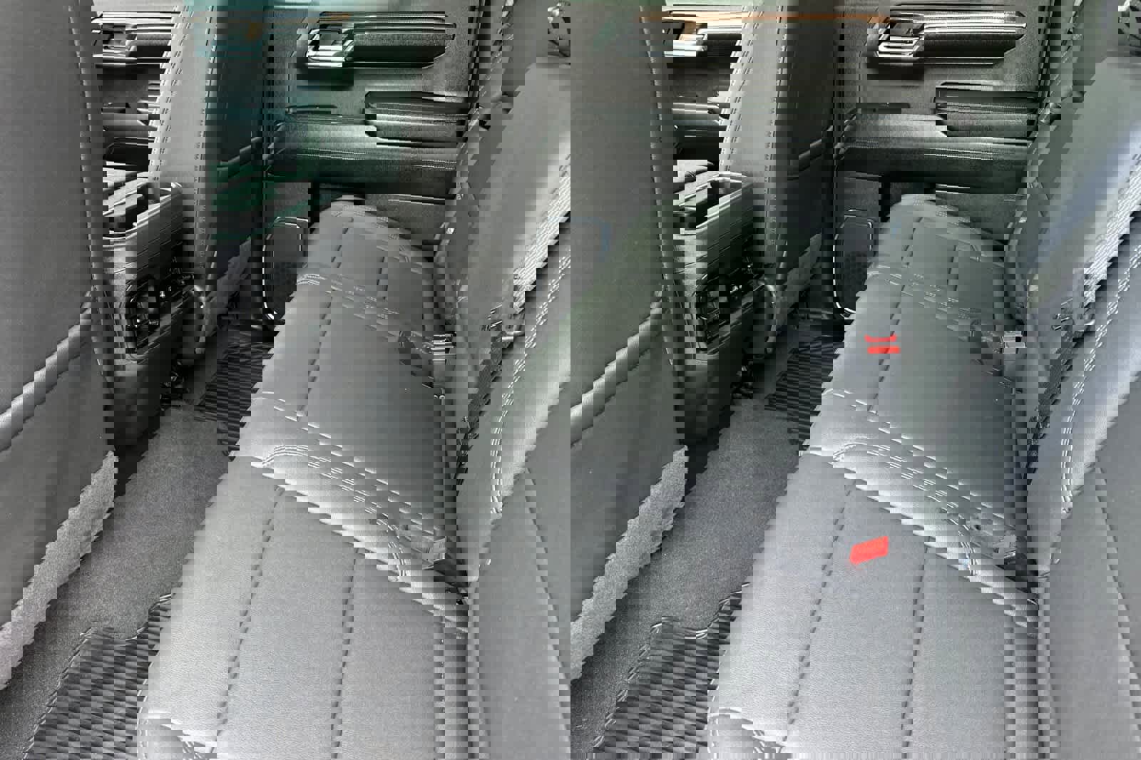 Used 2024 Chevrolet Silverado 1500 LT Trail Boss w/ Convenience Package II image 4