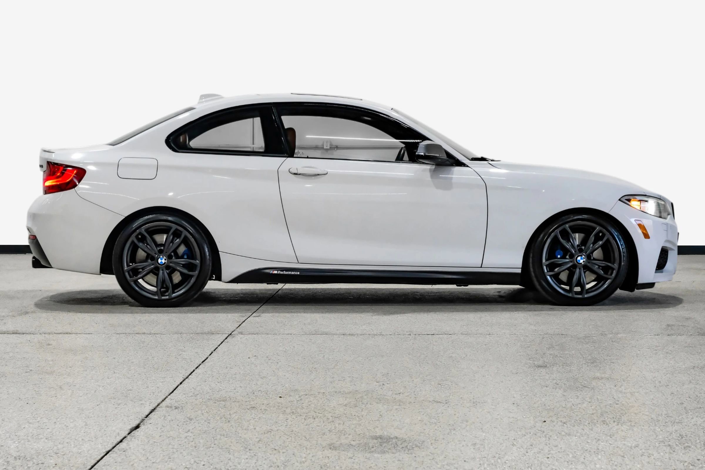 Used 2016 BMW M235i xDrive Coupe image 5