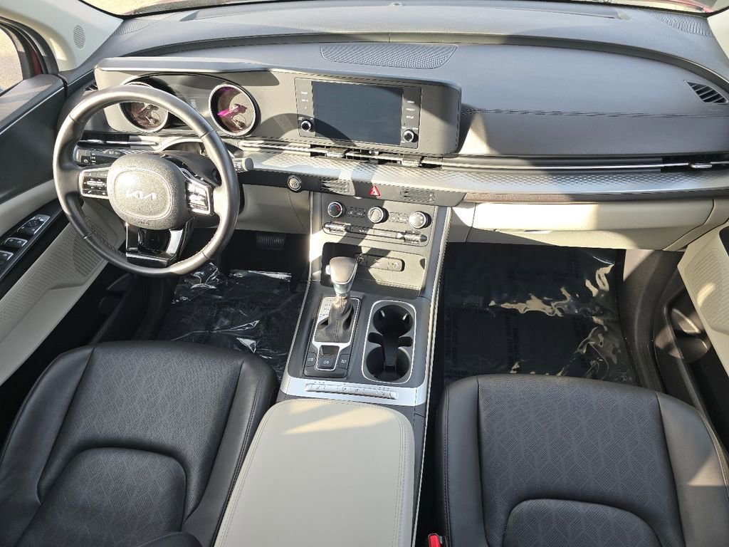 Used 2024 Kia Carnival LX image 20