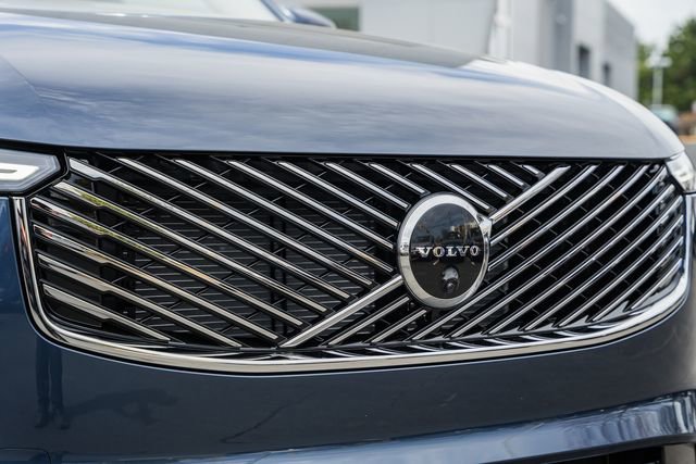 New 2026 Volvo XC90 T8 Plus w/ Protection Package Premier AWD/4WD image 12