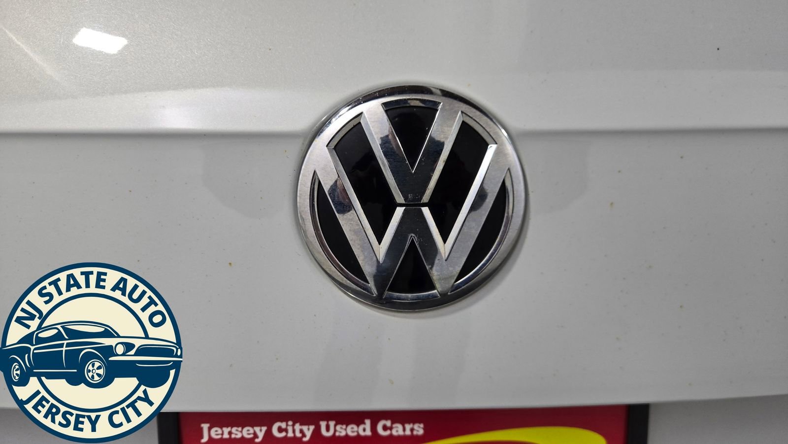 Used 2018 Volkswagen Tiguan SEL Premium image 32