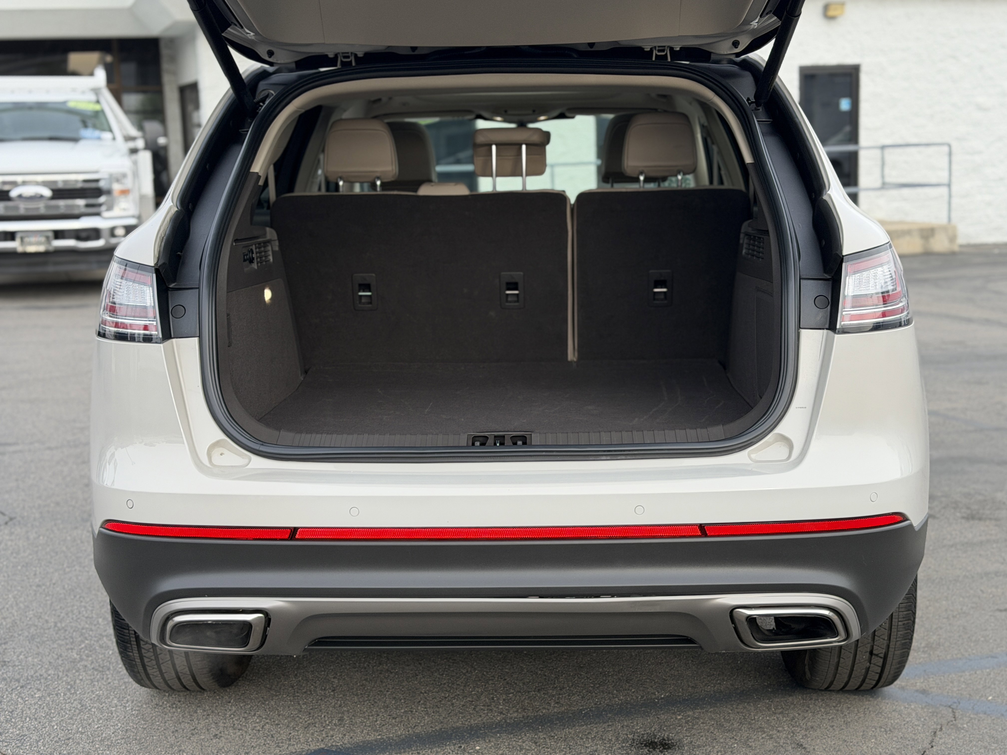 Certified 2023 Lincoln Nautilus Reserve w/ Luxury Package image 9