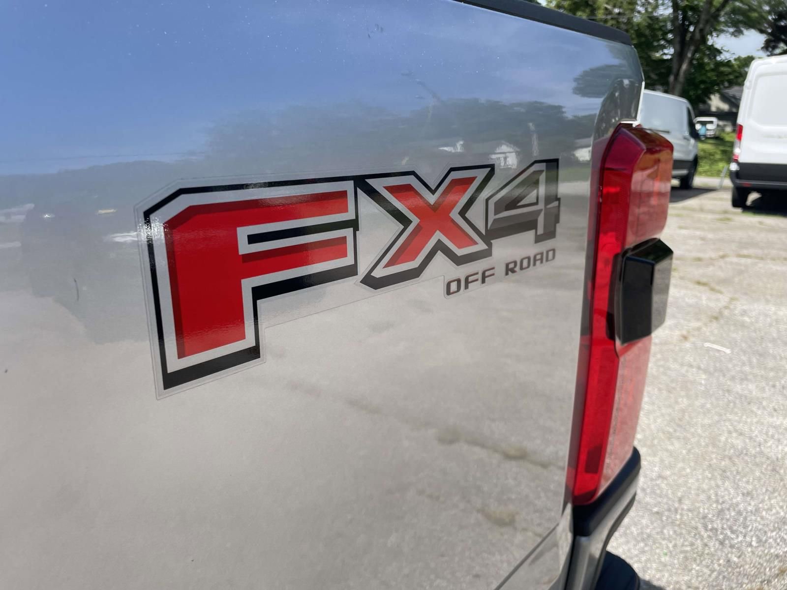 Used 2024 Ford F250 XL w/ STX Appearance Package AWD/4WD image 12