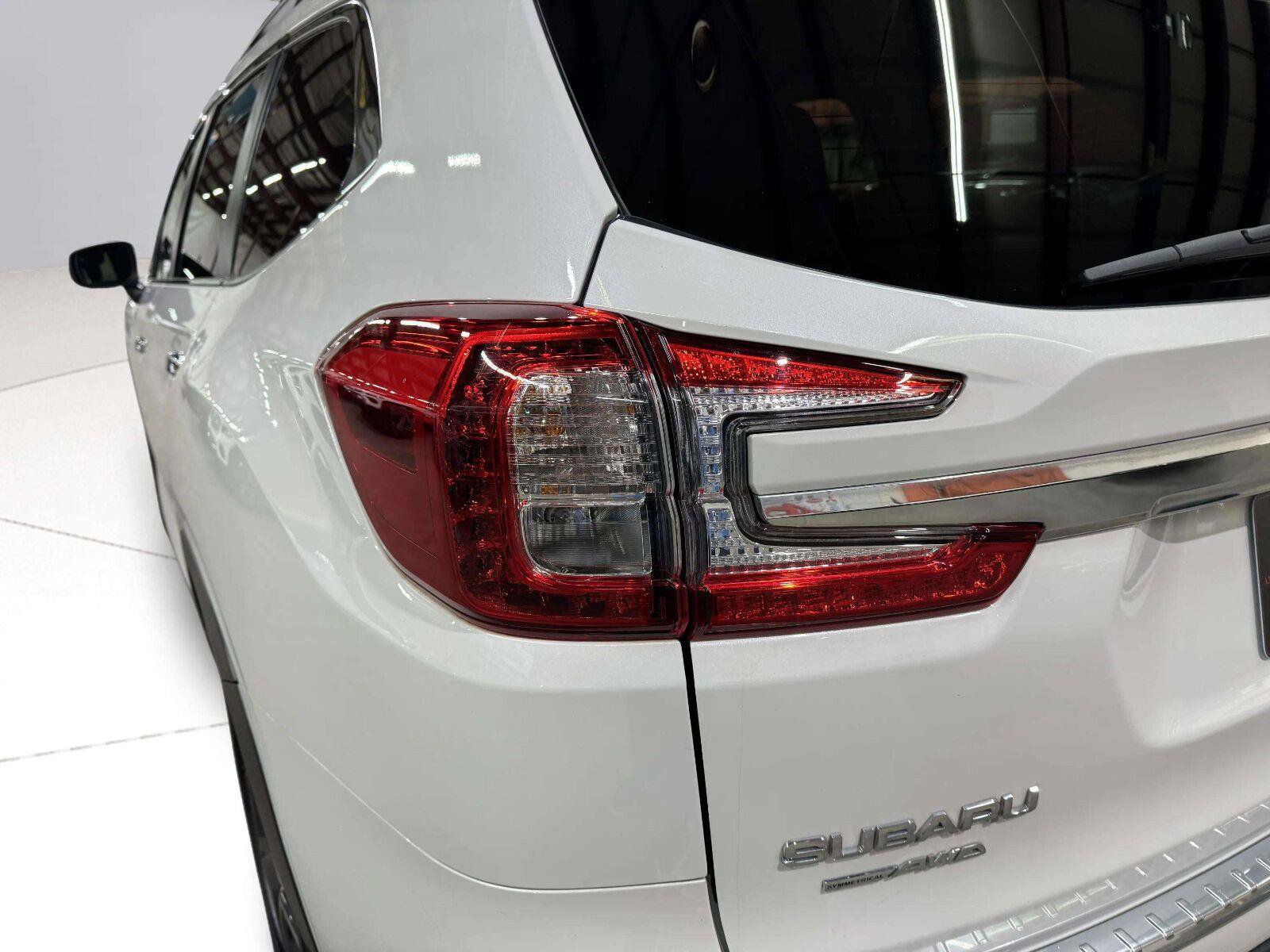 Used 2023 Subaru Ascent Touring AWD/4WD image 10