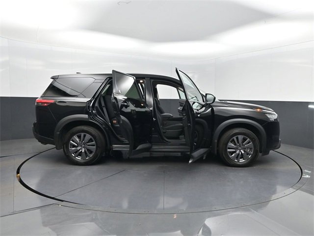 Used 2024 Nissan Pathfinder S image 42