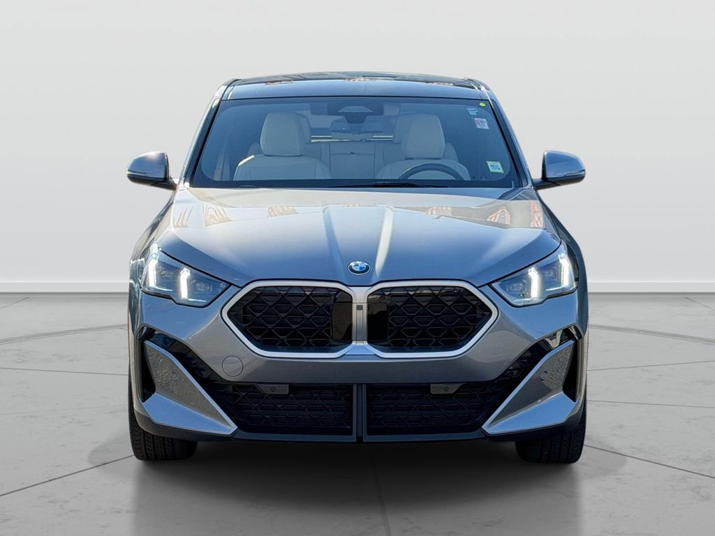 Used 2026 BMW X2 xDrive28i AWD/4WD image 2