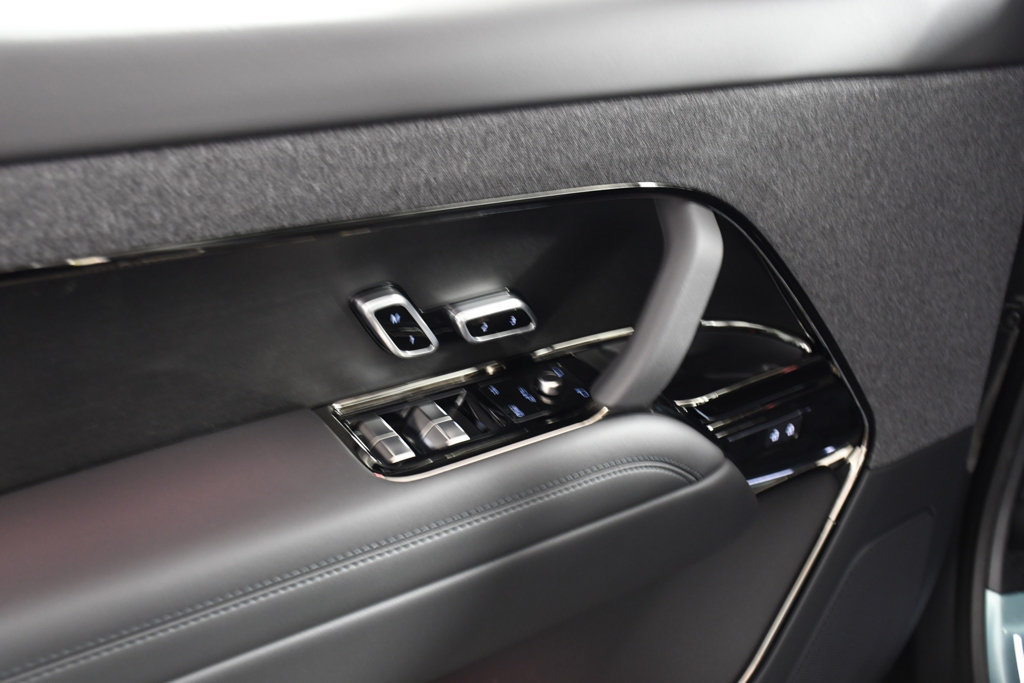New 2026 Land Rover Range Rover Sport Dynamic SE AWD/4WD image 15