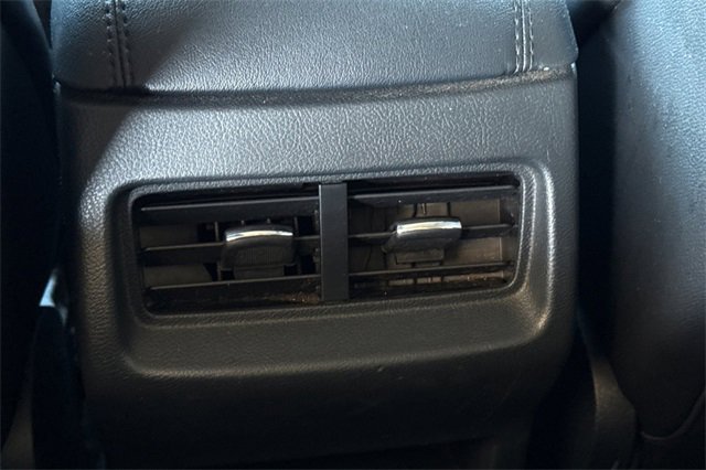 Used 2022 Ford Edge SEL image 16