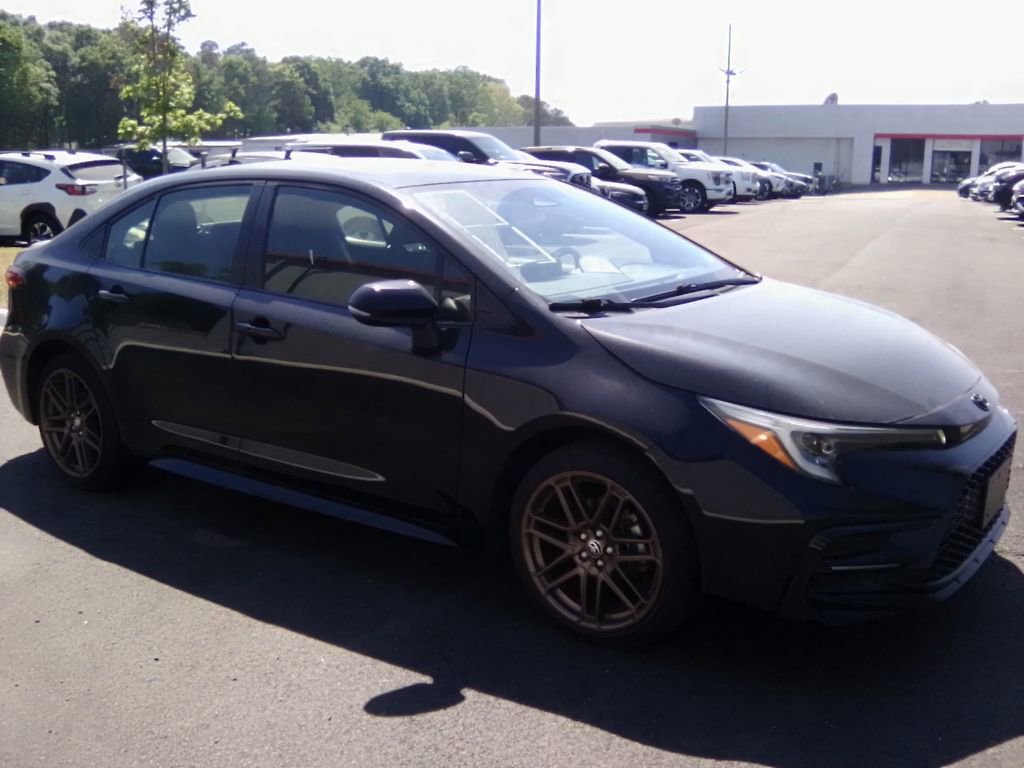 Used 2024 Toyota Corolla SE w/ Convenience Package FWD image 1