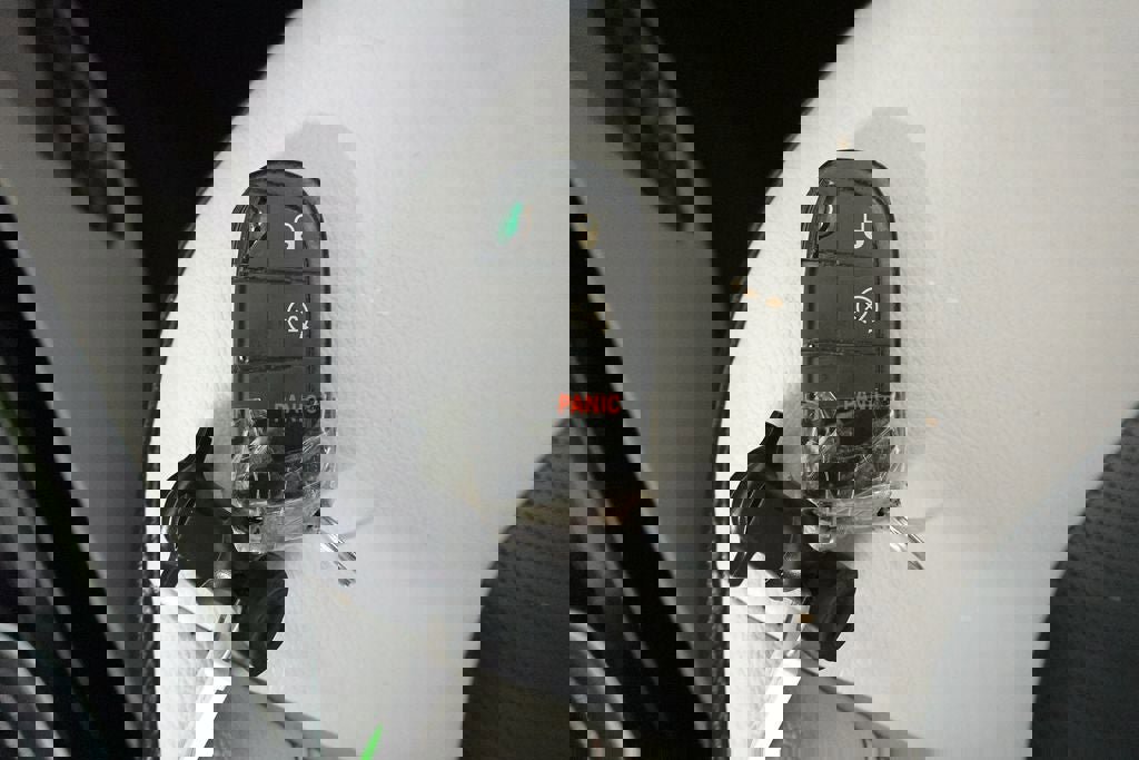 Used 2021 Jeep Compass Limited image 32