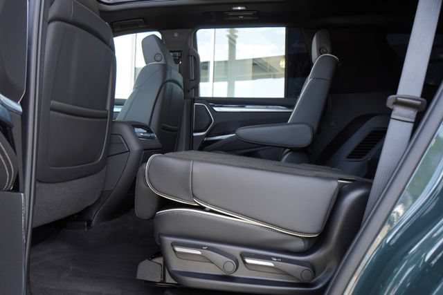 Used 2026 Cadillac Escalade Sport w/ LPO, ONYX Package RWD image 32