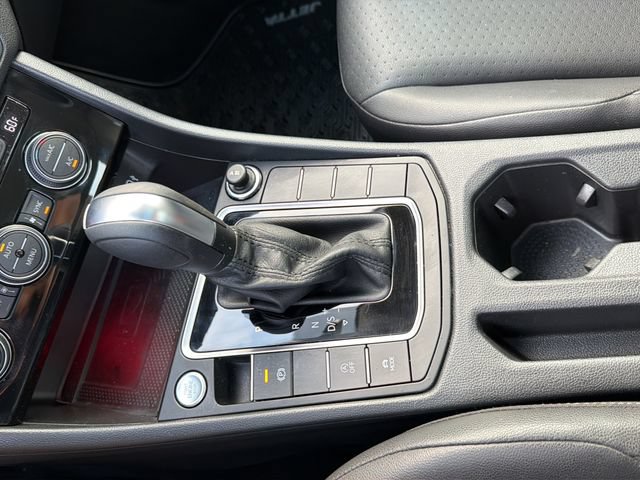 Used 2020 Volkswagen Jetta SEL FWD image 24