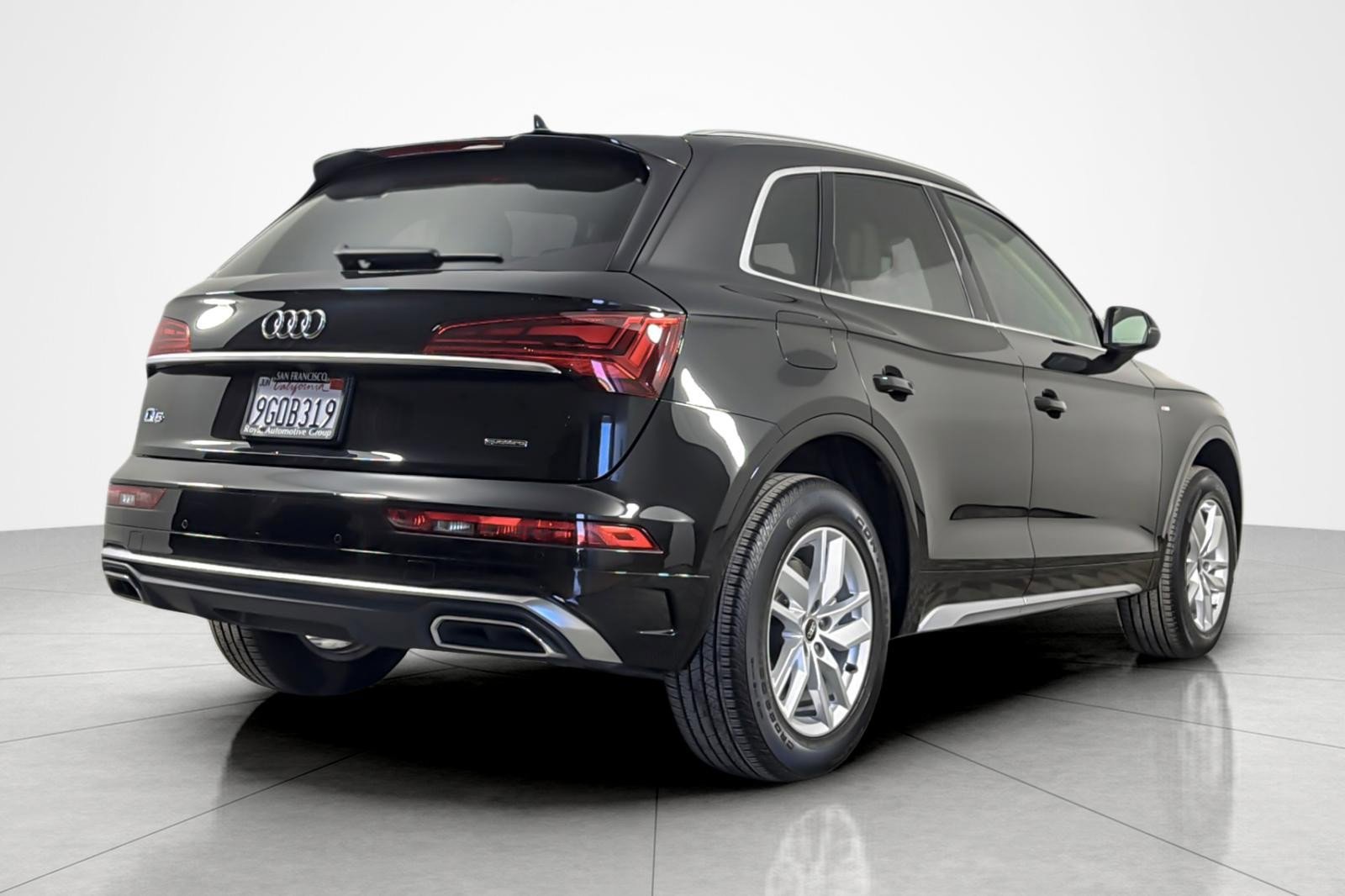 Used 2023 Audi Q5 2.0T Premium w/ Convenience Package AWD/4WD image 5