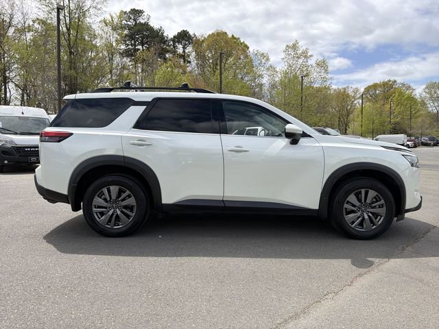 Used 2024 Nissan Pathfinder SV image 13
