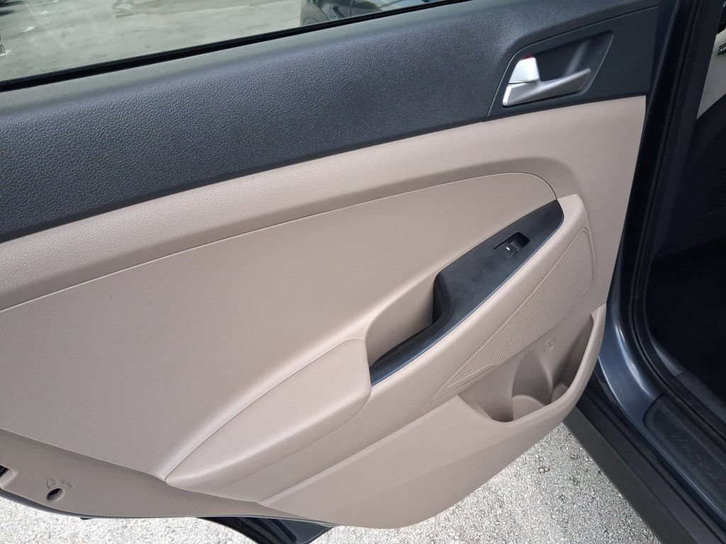 Used 2021 Hyundai Tucson Value w/ Cargo Package FWD image 11