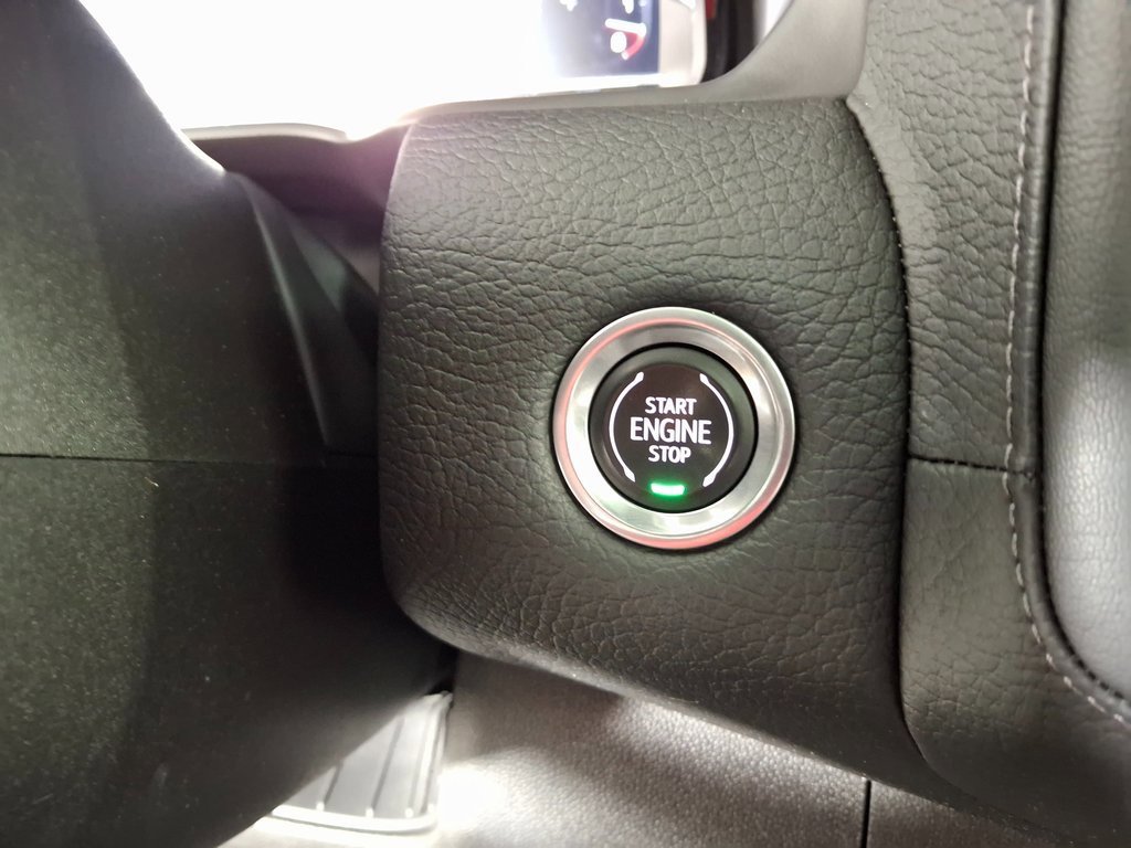 Used 2023 GMC Yukon XL Denali image 16