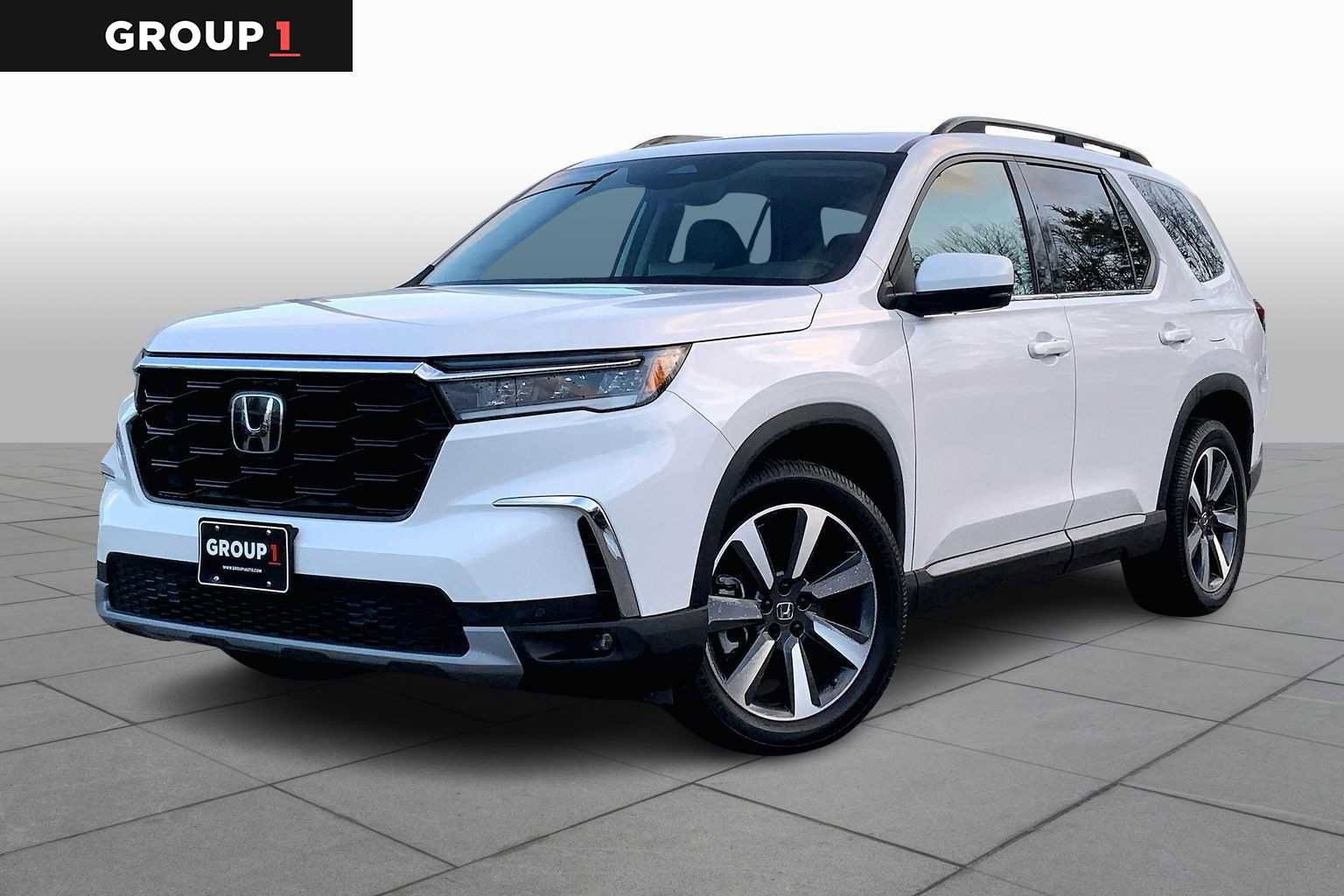 Used 2023 Honda Pilot Touring image 1