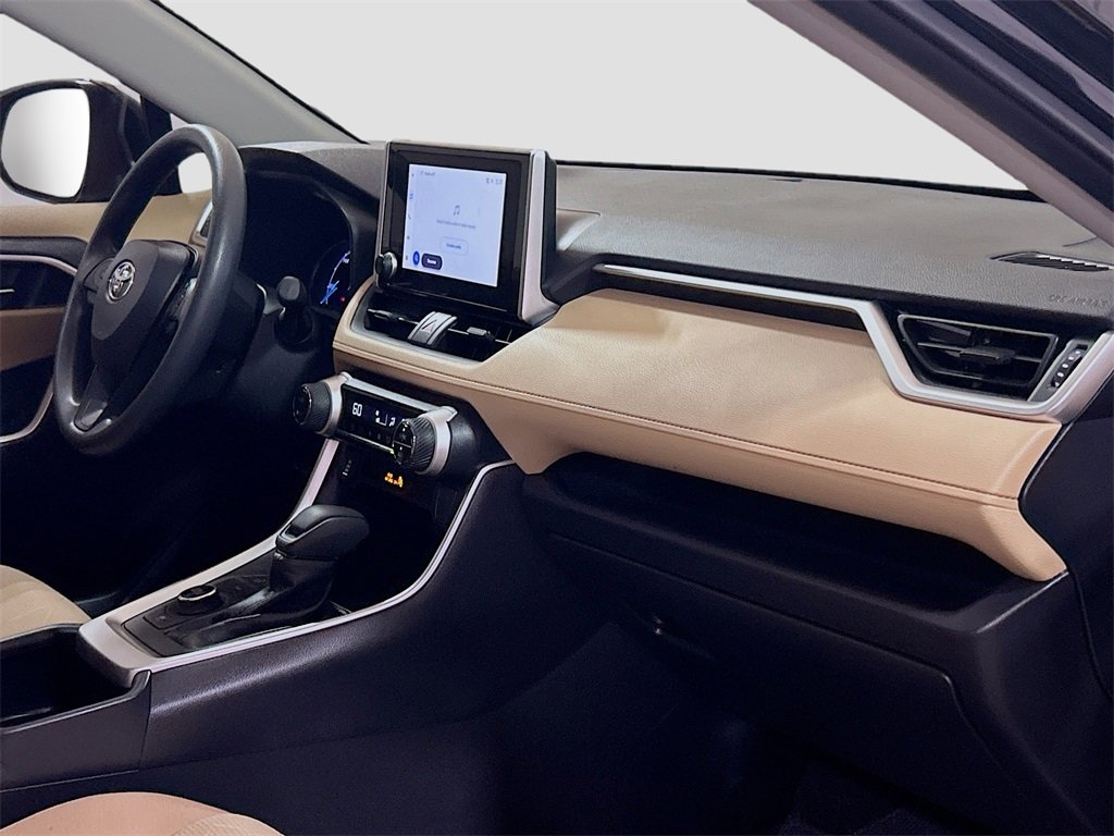 Used 2025 Toyota RAV4 XLE image 26