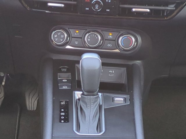 Used 2025 Nissan Kicks SV image 20