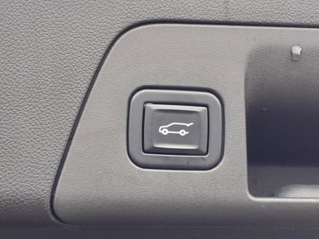 Used 2021 Buick Envision Essence w/ Technology Package I image 33